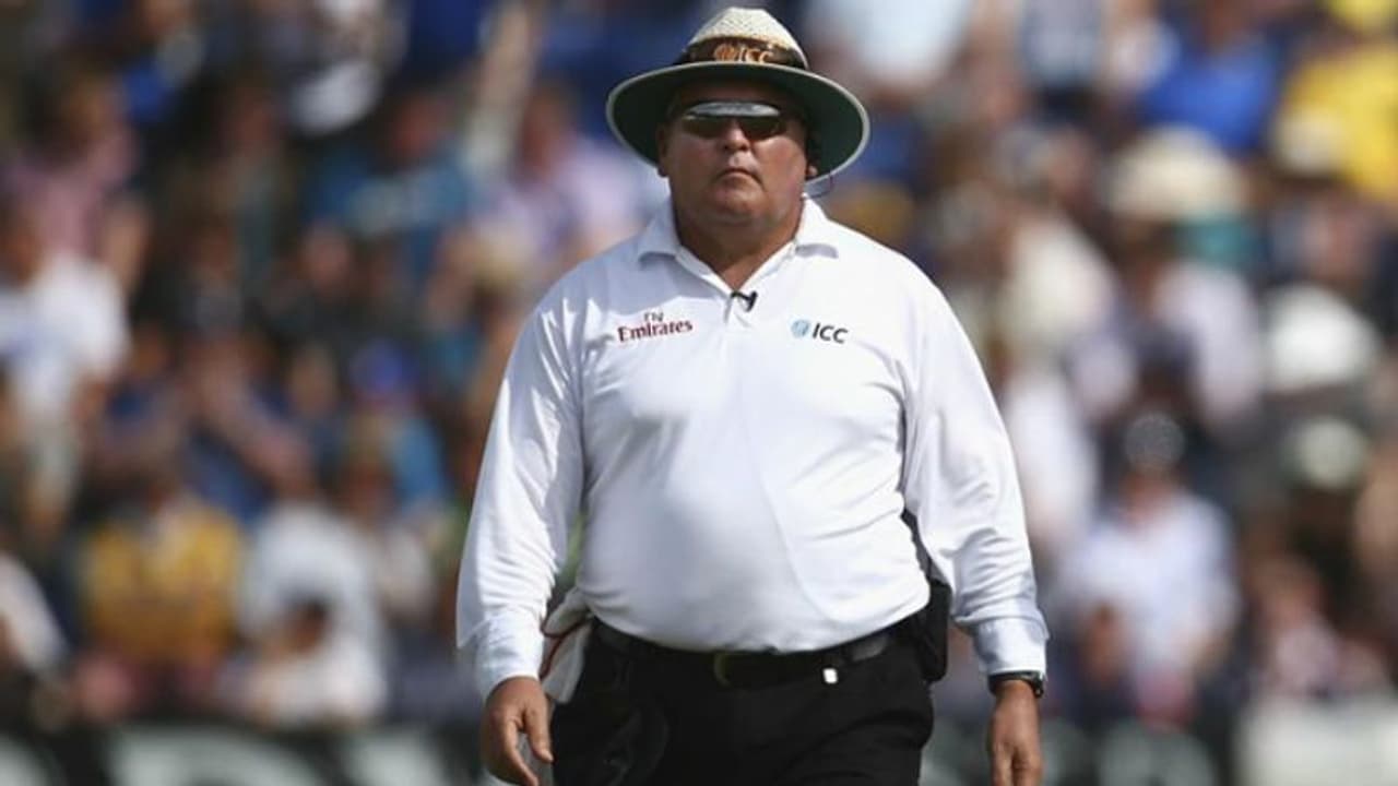 படுத்துறாய்ங்களே உங்களால எனக்கு ஹார்ட் அட்டாக்கே வந்துரும்போல!இந்திய அணியை கண்டு கதறிய அம்பயர் எராஸ்மஸ்!வீடியோ படுத்துறாய்ங்களே உங்களால எனக்கு ஹார்ட் அட்டாக்கே வந்துரும்போல!இந்திய அணியை கண்டு கதறிய அம்பயர் எராஸ்மஸ்!வீடியோ