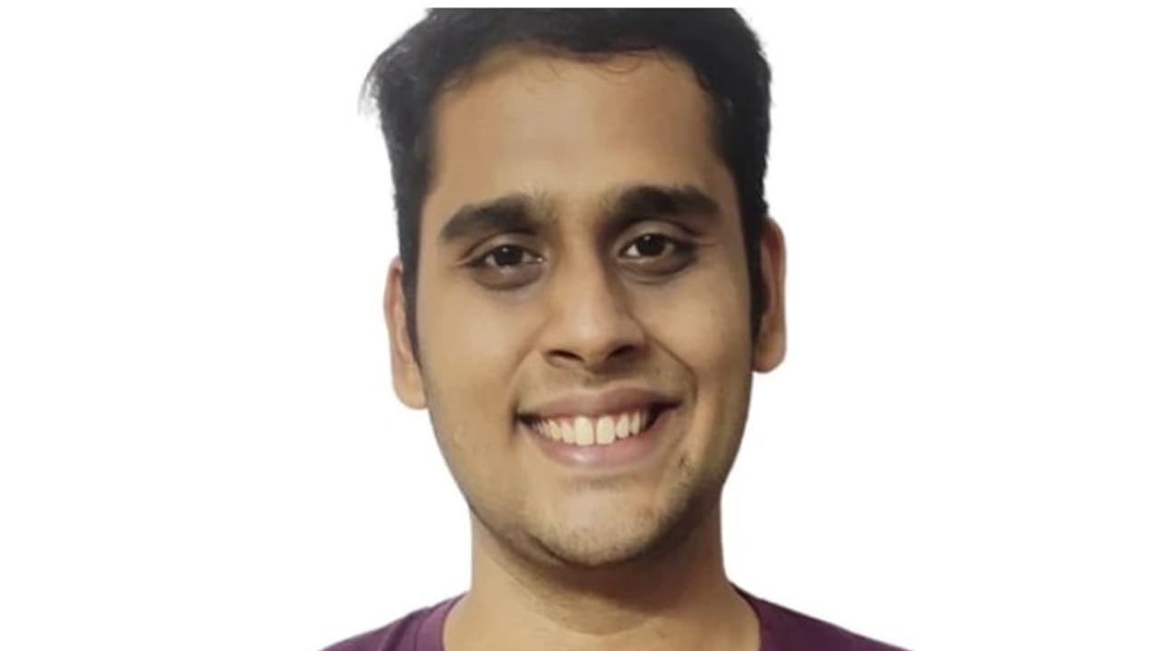 CAT Exam 2021 : 'മോക്ക് ടെസ്റ്റുകൾ പ്രധാനം'; CAT പരീക്ഷയിൽ 100 മാർക്കും നേടിയ വിജയവഴികളെക്കുറിച്ച് സോഹം CAT Exam 2021 : 'മോക്ക് ടെസ്റ്റുകൾ പ്രധാനം'; CAT പരീക്ഷയിൽ 100 മാർക്കും നേടിയ വിജയവഴികളെക്കുറിച്ച് സോഹം