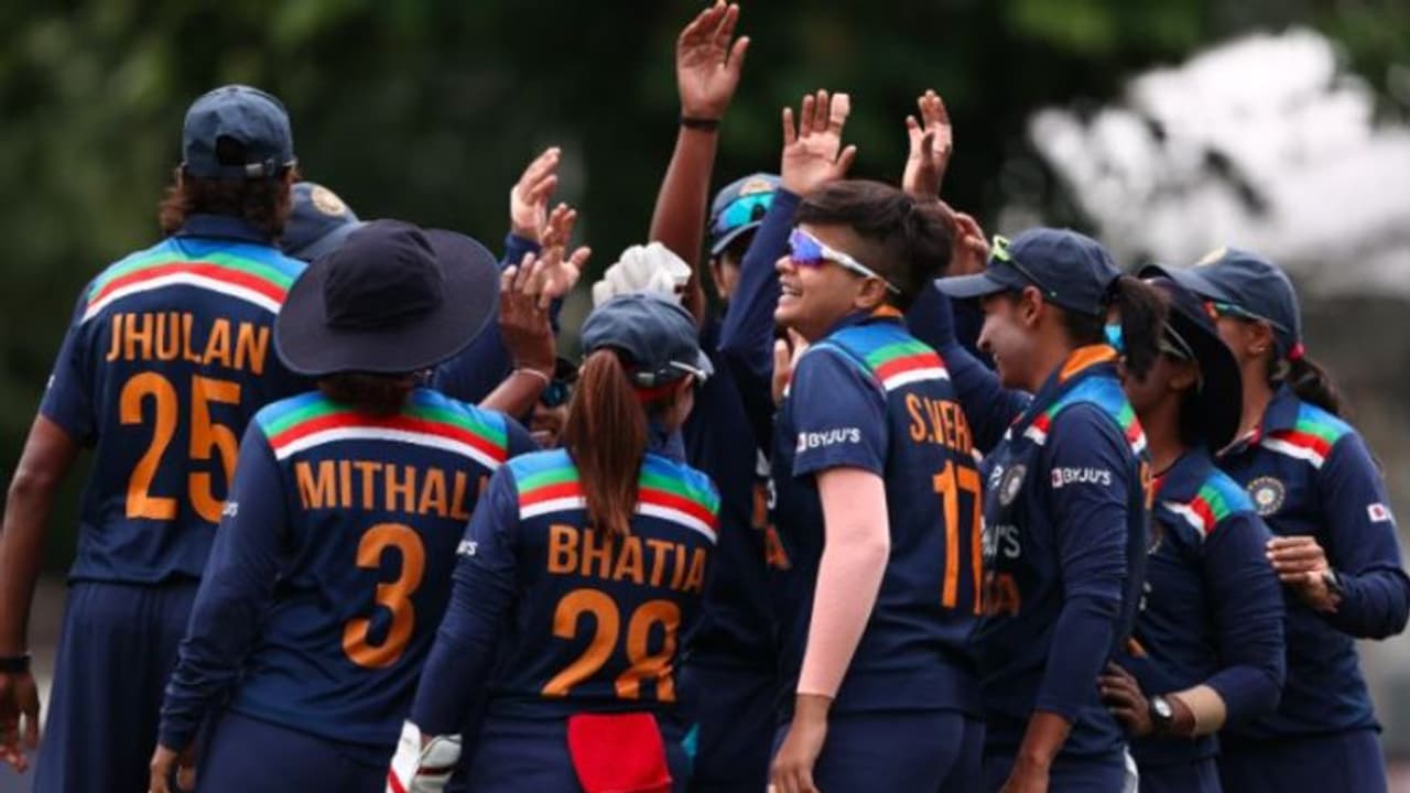 ICC Womens World Cup 2022: নেতৃত্ব মিতালি, বাদ দুই তারকা, ভারতীয় মহিলা বিশ্বকাপ দলে চমক ICC Womens World Cup 2022: নেতৃত্ব মিতালি, বাদ দুই তারকা, ভারতীয় মহিলা বিশ্বকাপ দলে চমক