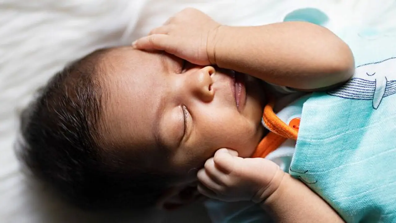 இரண்டரை மாத குழந்தை மரணத்தில் திடீர் திருப்பம்.. வயிற்றுவலிக்கு விளக்கெண்ணெய் கொடுத்த விபரீதம்.. இரண்டரை மாத குழந்தை மரணத்தில் திடீர் திருப்பம்.. வயிற்றுவலிக்கு விளக்கெண்ணெய் கொடுத்த விபரீதம்..