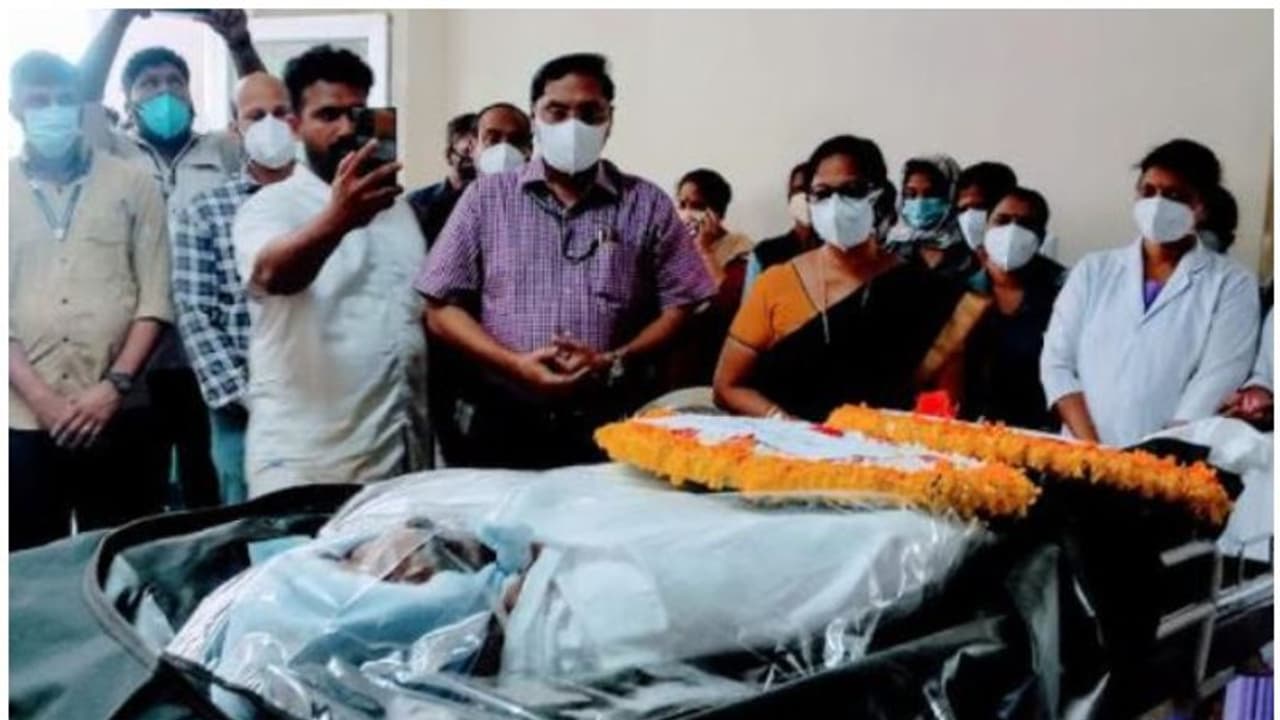 Organ donation : ഏഴുപേര്‍ക്ക് ജീവിതം നല്‍കിയ വിനോദിന് ആശുപത്രി അധികൃതരുടെ യാത്രാമൊഴി