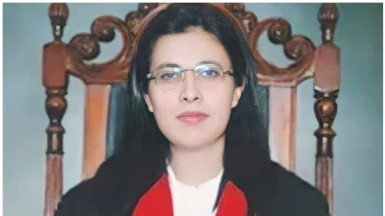 Pakistan Supreme court : പാകിസ്ഥാന് സുപ്രീം കോടതിയില് ആദ്യ വനിതാ ജഡ്ജി Pakistan Supreme court : പാകിസ്ഥാന് സുപ്രീം കോടതിയില് ആദ്യ വനിതാ ജഡ്ജി
