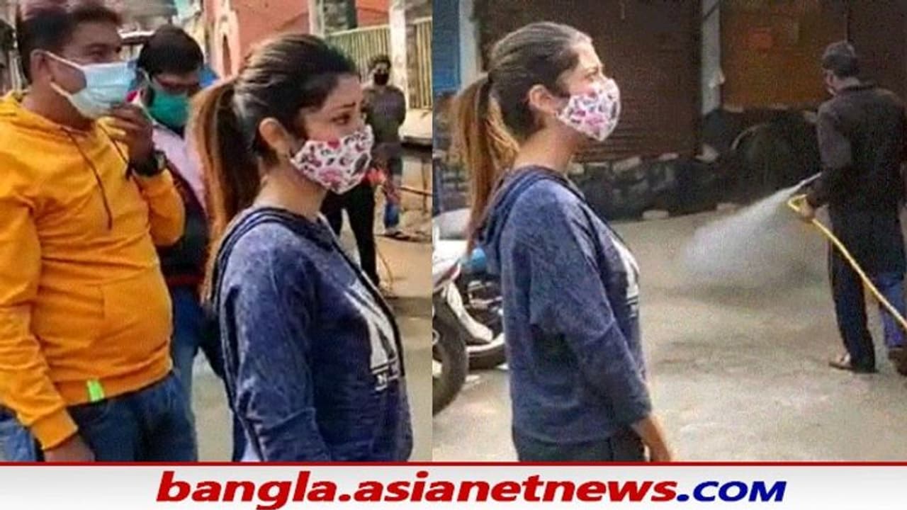 'মানুষ সচেতন না হলে প্রশাসন একা কিছু করতে পারবে না', সোনারপুর রাজপুর বাজার এসে বার্তা লাভলির 'মানুষ সচেতন না হলে প্রশাসন একা কিছু করতে পারবে না', সোনারপুর রাজপুর বাজার এসে বার্তা লাভলির