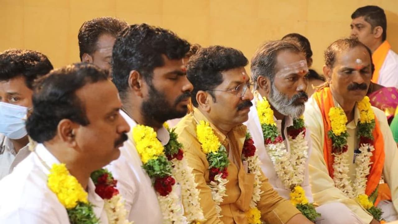 அண்ணாமலை இருக்கிற வரைக்கும் பிஜேபி உருப்படாது.. பாஜகவை புரட்டி எடுத்த தயாரிப்பாளர். அண்ணாமலை இருக்கிற வரைக்கும் பிஜேபி உருப்படாது.. பாஜகவை புரட்டி எடுத்த தயாரிப்பாளர்.