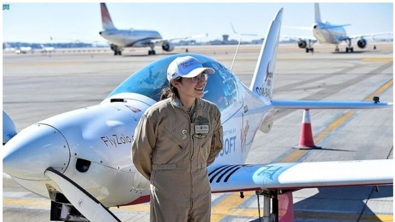 ചെറുവിമാനത്തിൽ ഒറ്റയ്ക്ക് ലോകം ചുറ്റുന്ന 19 വയസുകാരിക്ക് സൗദി അറേബ്യയില് അവിസ്മരണീയ വരവേൽപ് ചെറുവിമാനത്തിൽ ഒറ്റയ്ക്ക് ലോകം ചുറ്റുന്ന 19 വയസുകാരിക്ക് സൗദി അറേബ്യയില് അവിസ്മരണീയ വരവേൽപ്