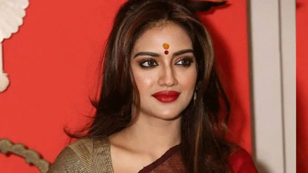 'প্রতিমাসে প্রতিমা সে', পিরিয়ড নিয়ে সচেতনার বার্তা দিলেন নুসরত জাহান 'প্রতিমাসে প্রতিমা সে', পিরিয়ড নিয়ে সচেতনার বার্তা দিলেন নুসরত জাহান