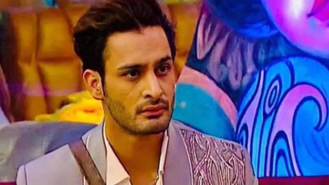 Bigg Boss 15 Updates: आखिर क्यों घर से बेघर हुए Umar Riaz, बड़े भाई को लगा झटका, दुखी मन से कही ये बात Bigg Boss 15 Updates: आखिर क्यों घर से बेघर हुए Umar Riaz, बड़े भाई को लगा झटका, दुखी मन से कही ये बात