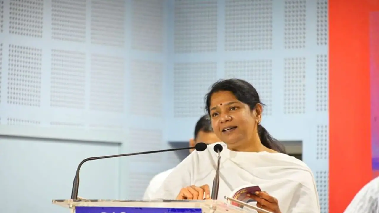 அண்ணன் மகனை எதிர்த்தால் அத்தைக்கு அரசியல்.. இல்லன்னா கதை கந்தல்.. கனி மொழி குறித்து சவுக்கு சங்கர் பகீர். அண்ணன் மகனை எதிர்த்தால் அத்தைக்கு அரசியல்.. இல்லன்னா கதை கந்தல்.. கனி மொழி குறித்து சவுக்கு சங்கர் பகீர்.