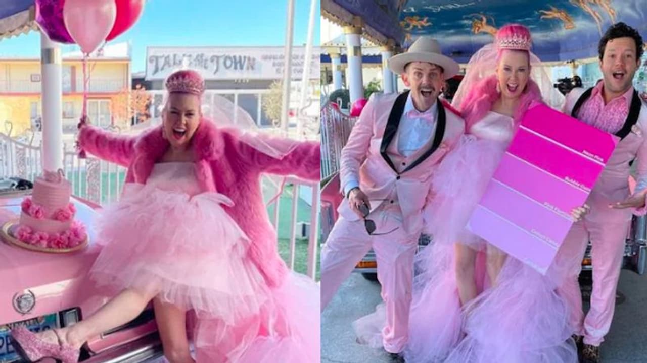 रंग से शादी: इस लड़की को गुलाबी रंग इतना ज्यादा पसंद है, बकायदा अंगूठी पहनाकर कर ली शादी रंग से शादी: इस लड़की को गुलाबी रंग इतना ज्यादा पसंद है, बकायदा अंगूठी पहनाकर कर ली शादी