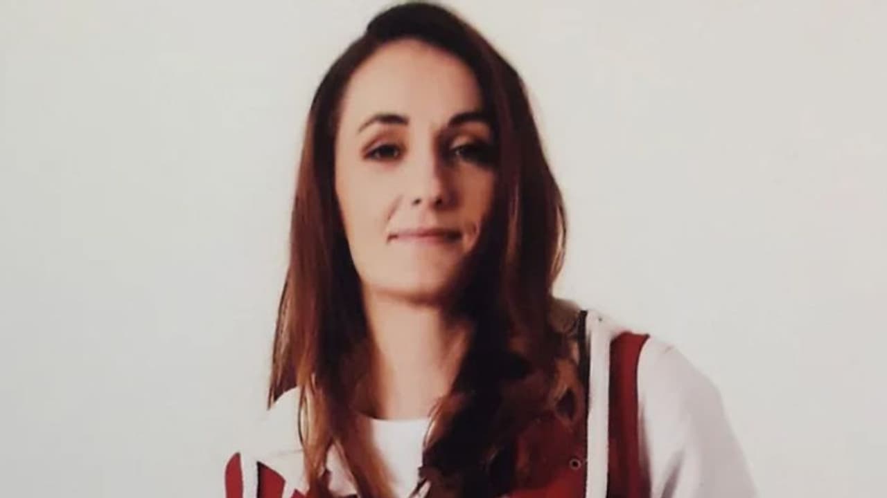 गर्लफ्रेंड की चाकू से की बर्बर हत्या मां को उतारा मौत के घाट, एक सनकी प्रेमी की दंग करने वाली कहानी गर्लफ्रेंड की चाकू से की बर्बर हत्या मां को उतारा मौत के घाट, एक सनकी प्रेमी की दंग करने वाली कहानी