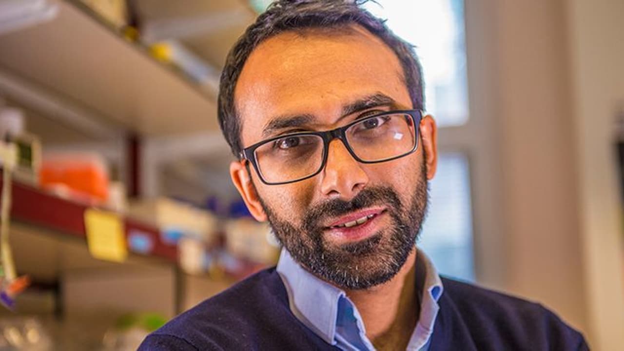 கொரோனா தப்பு பண்ணிடுச்சு! இல்லேன்னா விளைவு வெறித்தனமா இருந்திருக்கும்.. விஞ்ஞானி வெச்ச ஸ்வீட்டும், வேட்டும்.. கொரோனா தப்பு பண்ணிடுச்சு! இல்லேன்னா விளைவு வெறித்தனமா இருந்திருக்கும்.. விஞ்ஞானி வெச்ச ஸ்வீட்டும், வேட்டும்..