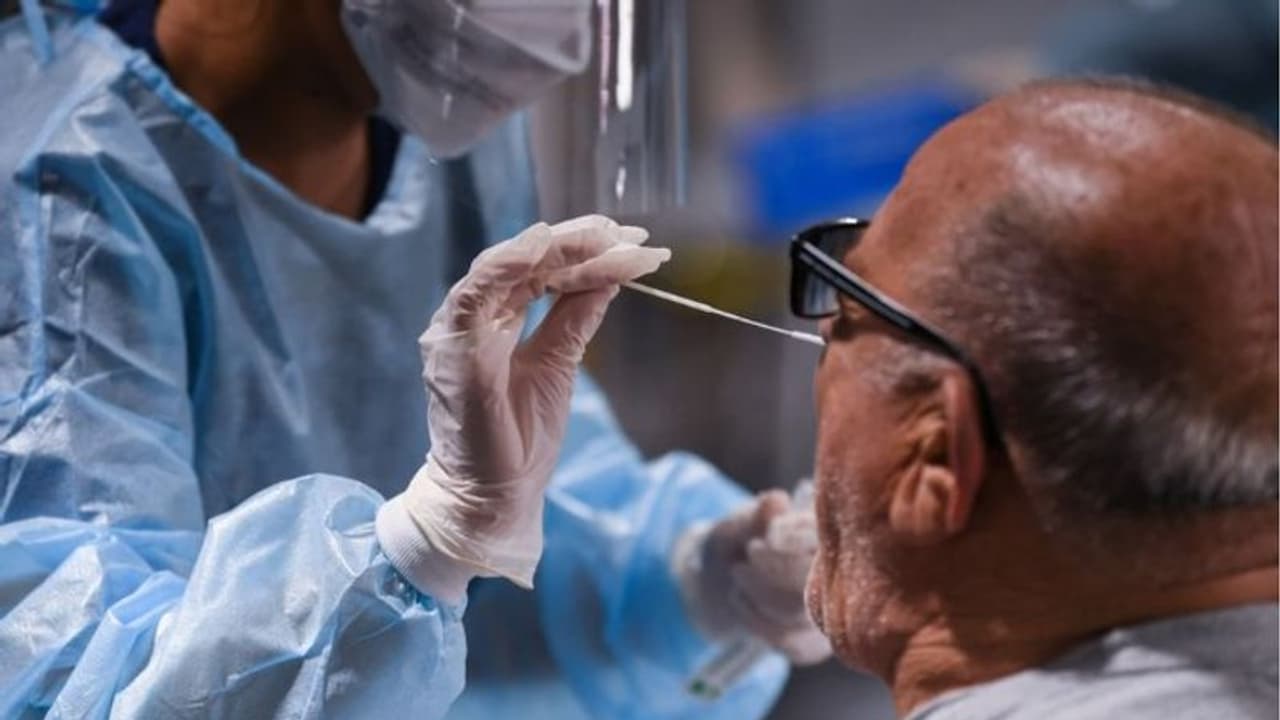 Omicron in USA: ആശങ്ക പരത്തി ഒമിക്രോണ്‍; അമേരിക്കയില്‍ ഒറ്റദിവസം കൊണ്ട് ഒരുലക്ഷം പേര്‍ ആശുപത്രിയില്‍