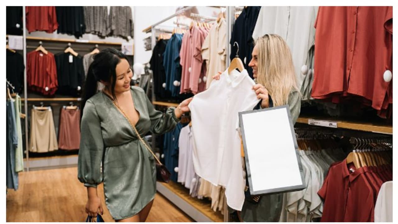 ஆள் பாதி... ஆடை பாதி! என்ன காரணம் தெரியுமா? ஆள் பாதி... ஆடை பாதி! என்ன காரணம் தெரியுமா?