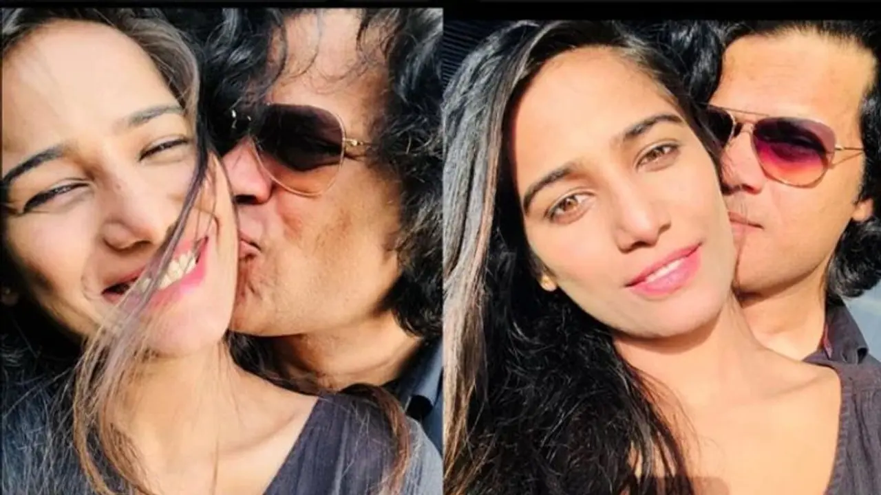 Poonam Pandey Divorce: মানসিকভাবে ভেঙে পড়েছেন, চলছে থেরাপি, বিবাহ বিচ্ছেদ নিয়ে সরব পুনম Poonam Pandey Divorce: মানসিকভাবে ভেঙে পড়েছেন, চলছে থেরাপি, বিবাহ বিচ্ছেদ নিয়ে সরব পুনম