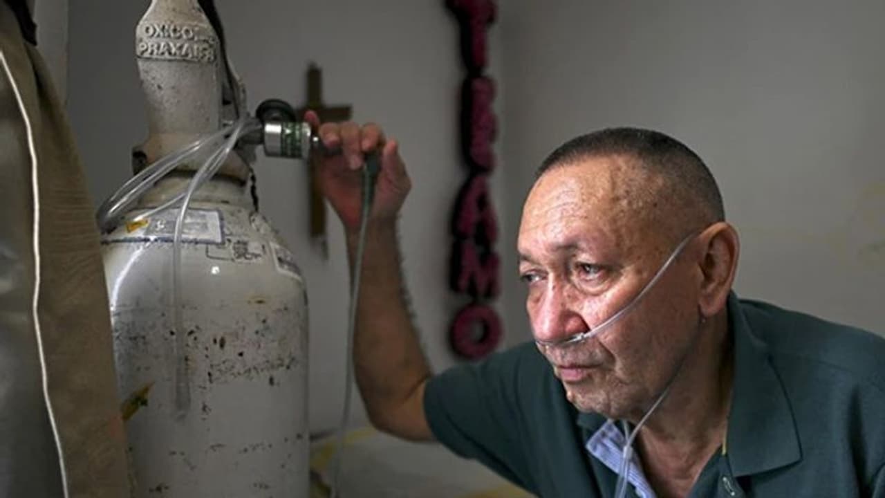 Euthanasia : നിയമം അനുവദിച്ചു; അറുപതുകാരന്‍ പരസ്യമായി മരണത്തിലേക്ക് നടന്നുനീങ്ങി...