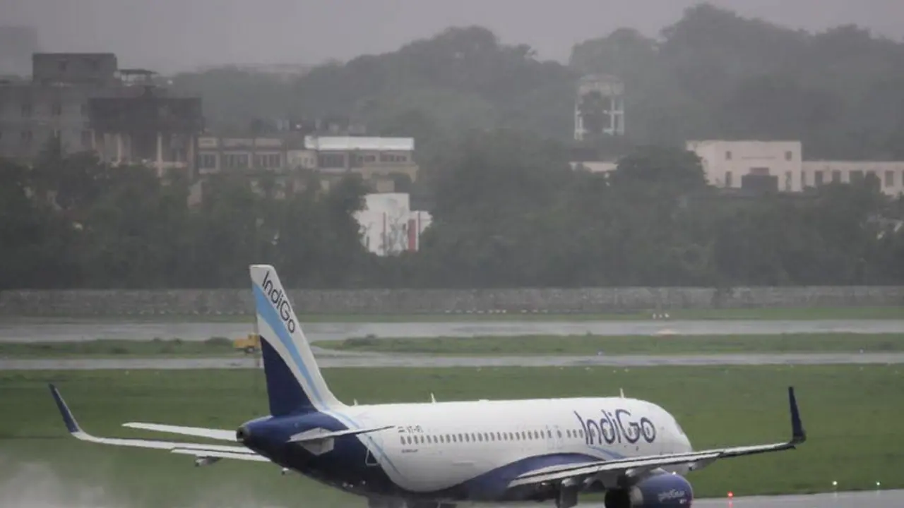 IndiGo airlifts heart in 2.5 hours from Vadodara to Mumbai to save a life IndiGo airlifts heart in 2.5 hours from Vadodara to Mumbai to save a life