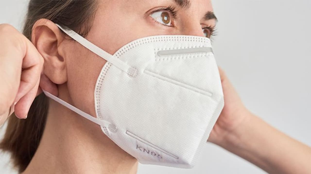 Wearing Mask : തുണി കൊണ്ടുള്ള മാസ്‌ക് ധരിക്കുന്നത് ഫലം ചെയ്യുമോ? N95 മാസ്‌ക് ചിലര്‍ ധരിക്കരുത്...