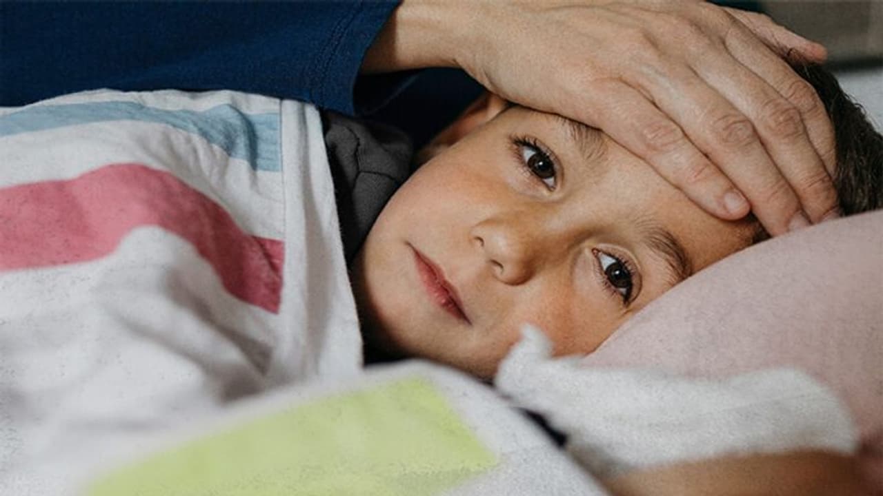 Child's Covid Symptoms : শিশুদের কোভিড সংক্রমণের লক্ষণ, বিস্তারিত জানালেন চিকিৎসক Child's Covid Symptoms : শিশুদের কোভিড সংক্রমণের লক্ষণ, বিস্তারিত জানালেন চিকিৎসক