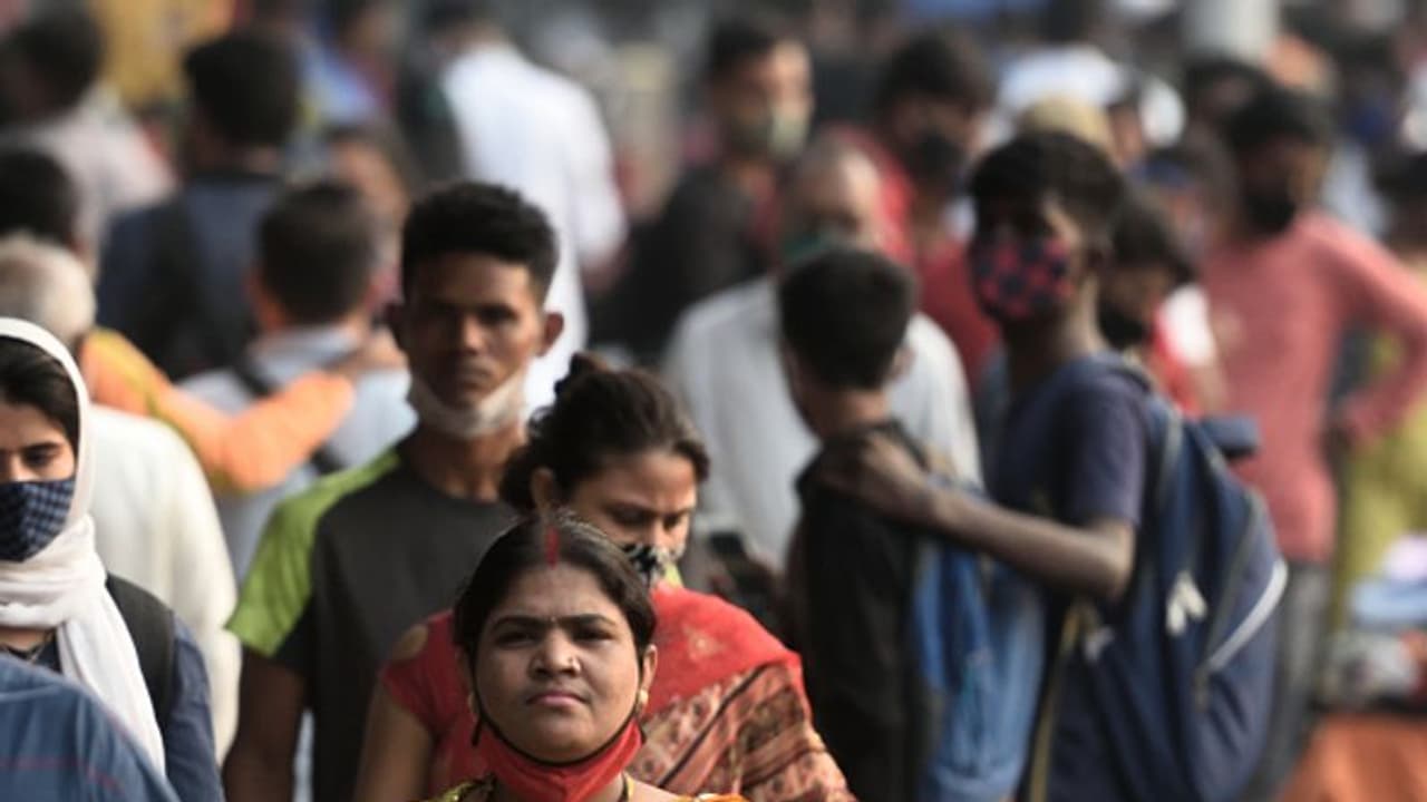 Third wave to witness sharp rise in January end, cases to decline by mid-March: IIT Kanpur professor