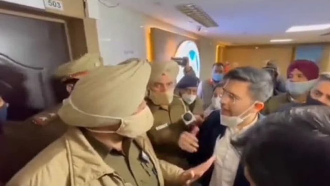 इतना बड़ा अफसर है कि बाहर नहीं आएगा, केजरीवाल के विधायक का धमकी वाला वीडियो शेयर कर भाजपा नेता ने कही ये बात...