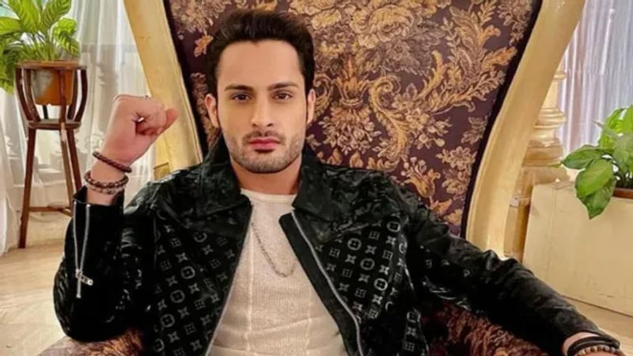 Bigg Boss 15 Updates: Umar Riaz ने घर से बाहर आकर निकाली भड़ास, Salman Khan के लिए कही ये बात