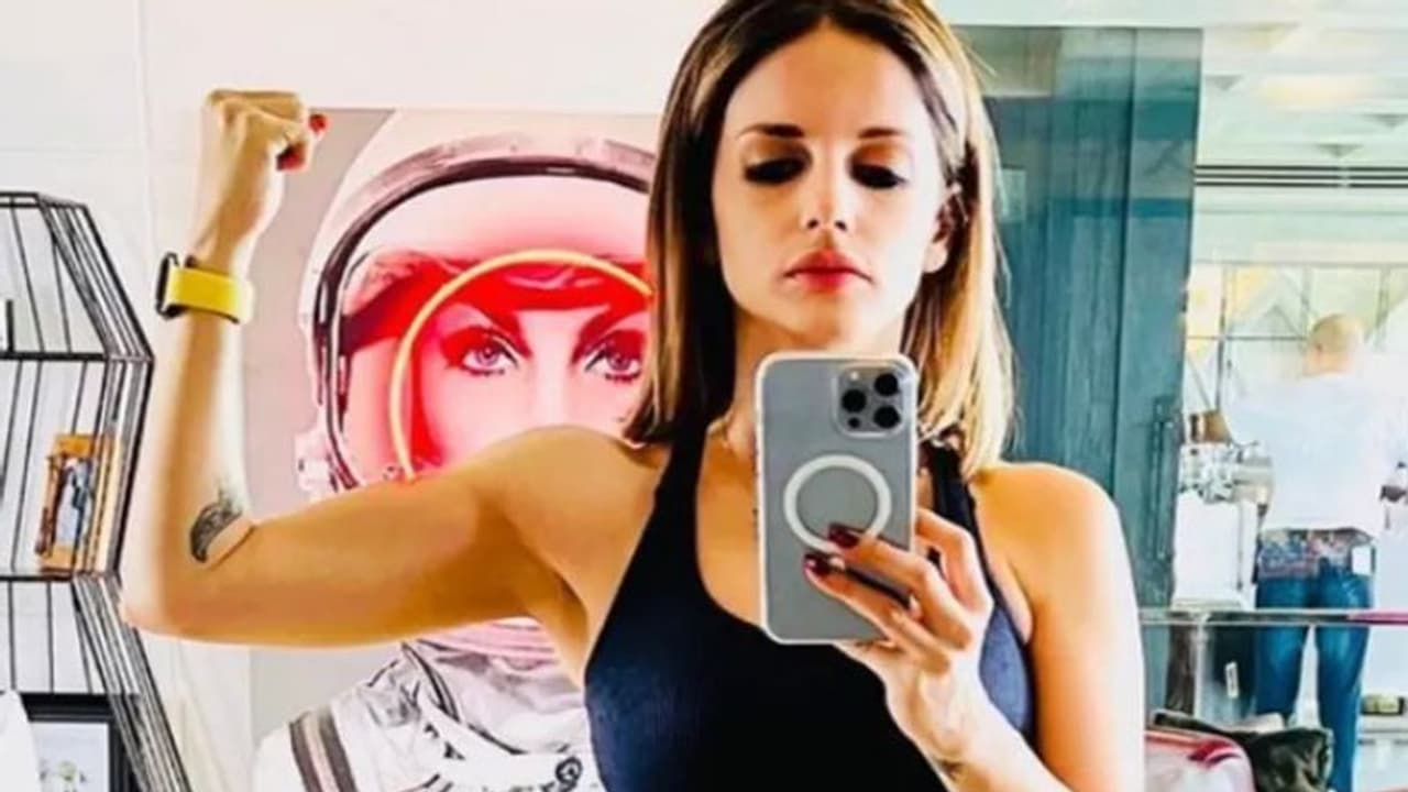 Hrithik Roshan की Ex पत्नी Sussanne Khan हुई कोरोना पॉजिटिव, बॉडी दिखाते फोटो शेयर कर कही ये बात Hrithik Roshan की Ex पत्नी Sussanne Khan हुई कोरोना पॉजिटिव, बॉडी दिखाते फोटो शेयर कर कही ये बात