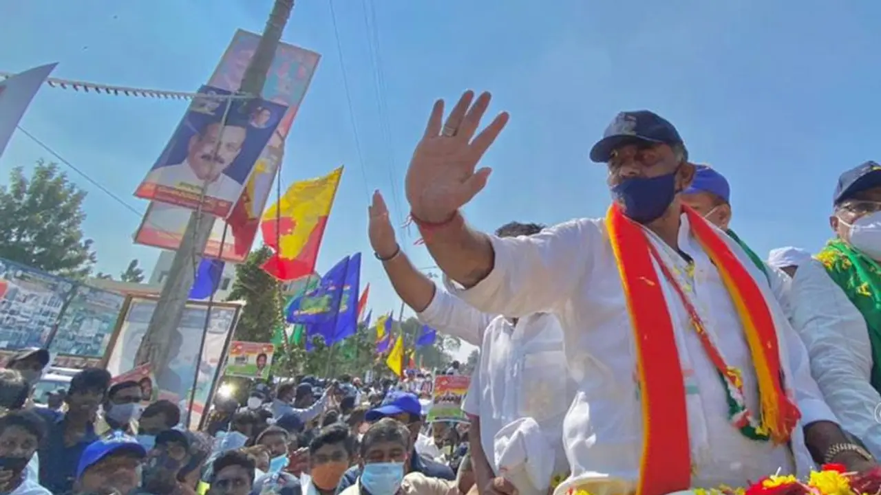 Karnataka: After causing health scare, Congress calls off Mekedatu padayatra