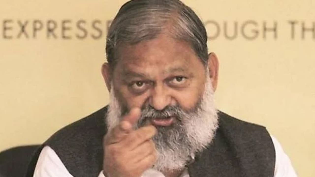 హర్యానా హోం మంత్రికి యాక్సిడెంట్.. సురక్షితంగానే మంత్రి