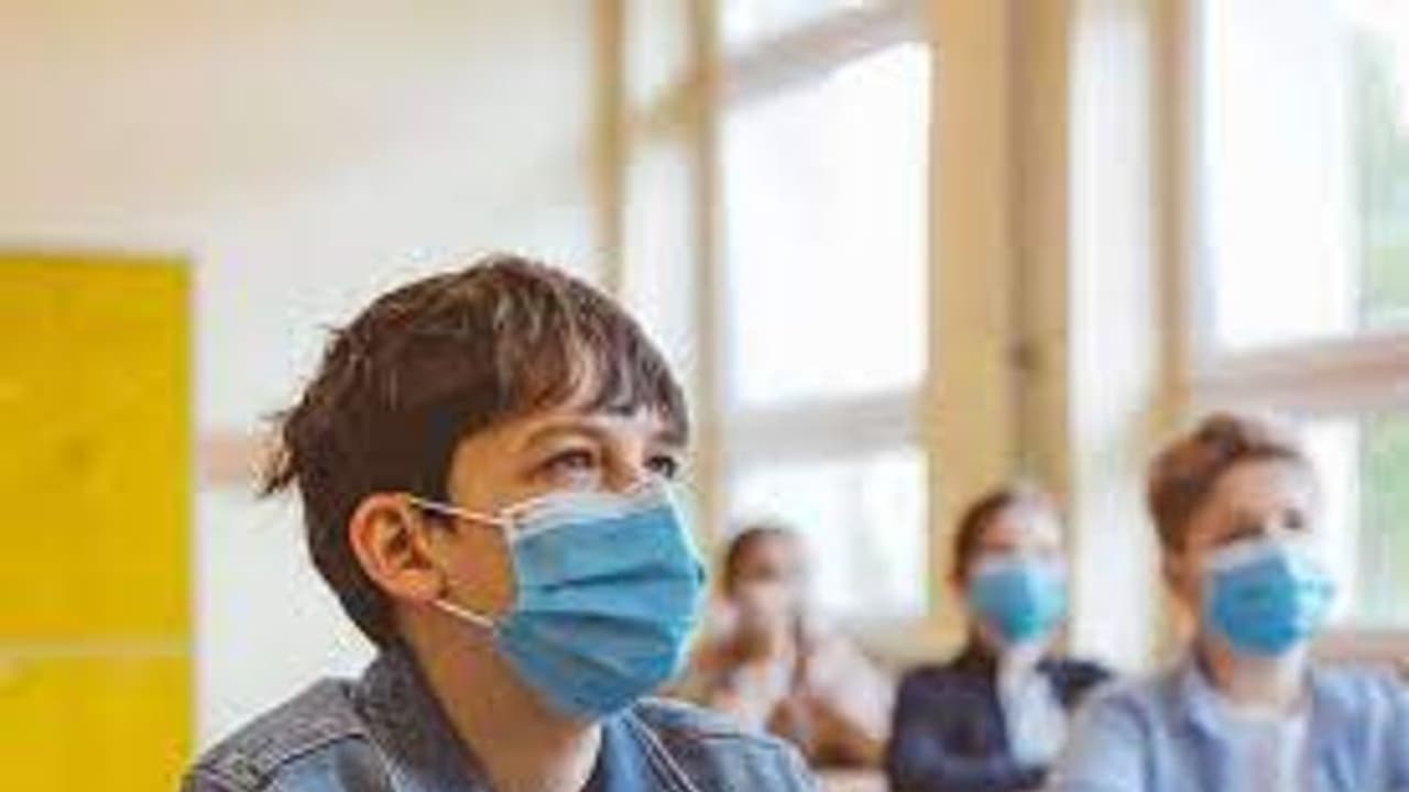 ಮಕ್ಕಳಿಗೆ ಮಾಸ್ಕ್ ಕಡ್ಡಾಯಗೊಳಿಸದಂತೆ ದೆಹಲಿ ಸರಕಾರಕ್ಕೆ ಪೋಷಕರ ಪತ್ರ ಮಕ್ಕಳಿಗೆ ಮಾಸ್ಕ್ ಕಡ್ಡಾಯಗೊಳಿಸದಂತೆ ದೆಹಲಿ ಸರಕಾರಕ್ಕೆ ಪೋಷಕರ ಪತ್ರ