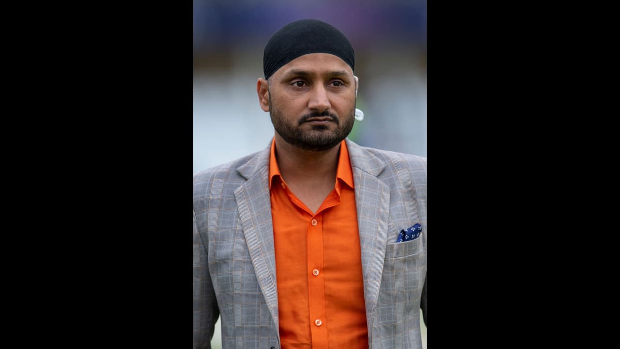 IND vs WI : 'പേടിയില്ലാത്ത അവനെ ഓപ്പണിംഗില് ഇറക്കിവിടൂ'; യുവതാരത്തിനായി വാദിച്ച് ഹര്ഭജന് സിംഗ് IND vs WI : 'പേടിയില്ലാത്ത അവനെ ഓപ്പണിംഗില് ഇറക്കിവിടൂ'; യുവതാരത്തിനായി വാദിച്ച് ഹര്ഭജന് സിംഗ്