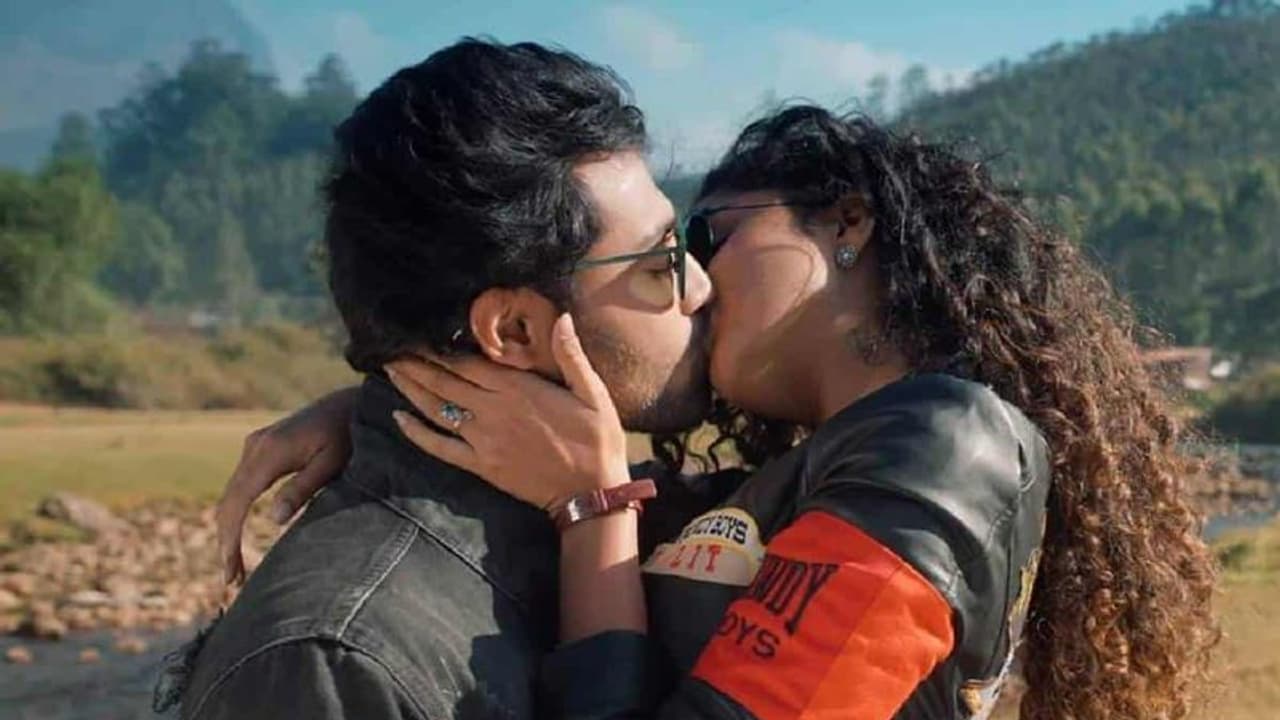 Anupama Parameswaran:లిప్ లాక్ కోసం ఆ మాత్రం సమర్పించాల్సిందే Anupama Parameswaran:లిప్ లాక్ కోసం ఆ మాత్రం సమర్పించాల్సిందే