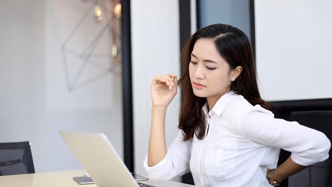 কোমরে ব্যথার সমস্যায় নাজেহাল অবস্থা, সমস্যা থেকে বাঁচতে মেনে চলুন ঘরোয়া টোটকা কোমরে ব্যথার সমস্যায় নাজেহাল অবস্থা, সমস্যা থেকে বাঁচতে মেনে চলুন ঘরোয়া টোটকা