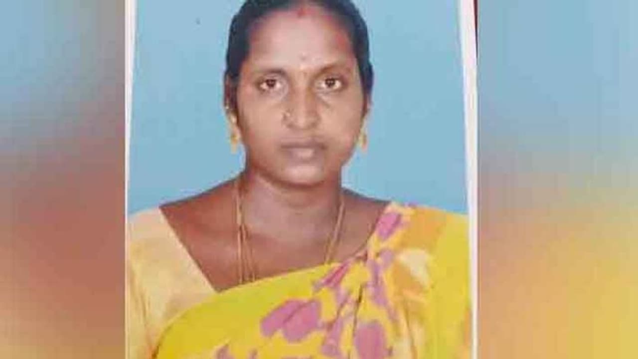 தூங்கிய மனைவியின் நடு மண்டையில் கிரைண்டர் கல்லை போட்டு துடிதுடிக்க கொலை.. பயத்தில் கணவர் செய்தி காரியம்.!