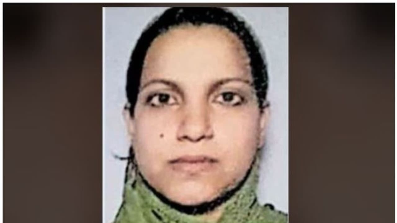 യുവാവ് ഫോണില്‍ ശല്യപ്പെടുത്തി, ഭീഷണി മുഴക്കി; സഹോദരന് സന്ദേശമയച്ച് ഭര്‍തൃമതി ആത്മഹത്യ ചെയ്തു