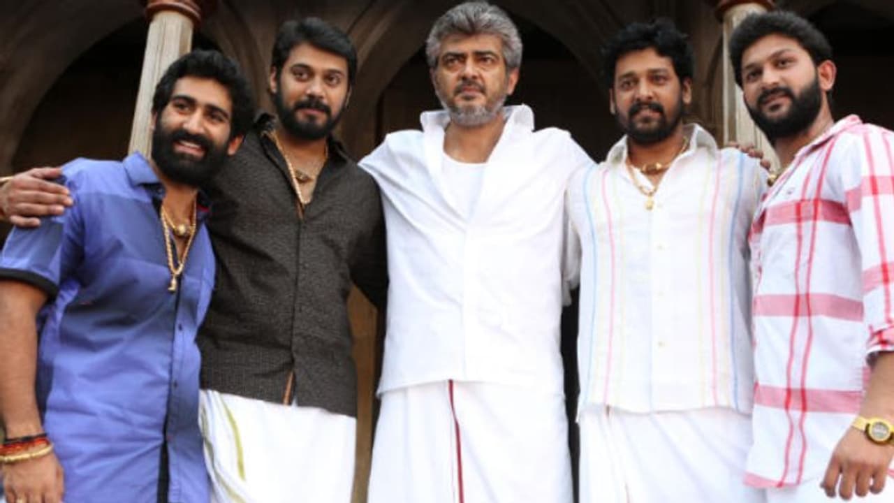 அச்சச்சோ... வீரம் பட நடிகரின் குடும்பத்தை ஒட்டுமொத்தமாக தாக்கிய கொரோனா ஒரே நேரத்தில் 11 பேருக்கு தொற்று உறுதி அச்சச்சோ... வீரம் பட நடிகரின் குடும்பத்தை ஒட்டுமொத்தமாக தாக்கிய கொரோனா ஒரே நேரத்தில் 11 பேருக்கு தொற்று உறுதி