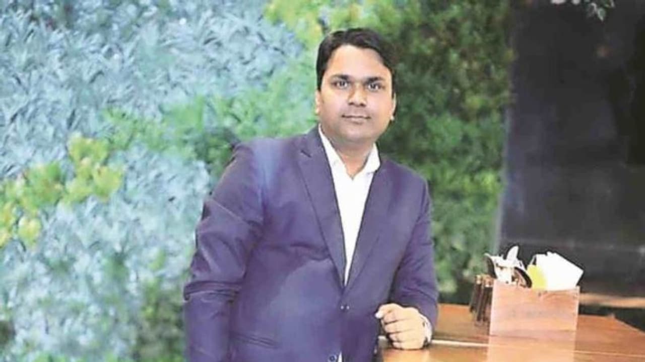 'ভবিষ্যৎ অন্ধকার', সরকারি চাকরির দাবি মদ্যপ পুলিশের গাড়ির ধাক্কায় মৃত খাবার ডেলিভারি সংস্থার কর্মীর স্ত্রীর 'ভবিষ্যৎ অন্ধকার', সরকারি চাকরির দাবি মদ্যপ পুলিশের গাড়ির ধাক্কায় মৃত খাবার ডেলিভারি সংস্থার কর্মীর স্ত্রীর