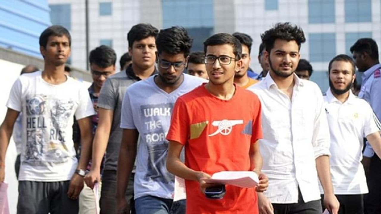 27 सितंबर से UPPCS मेंस एग्जाम : दो शिफ्ट में होगी परीक्षा, जानें कब आएगा एडमिट कार्ड 27 सितंबर से UPPCS मेंस एग्जाम : दो शिफ्ट में होगी परीक्षा, जानें कब आएगा एडमिट कार्ड