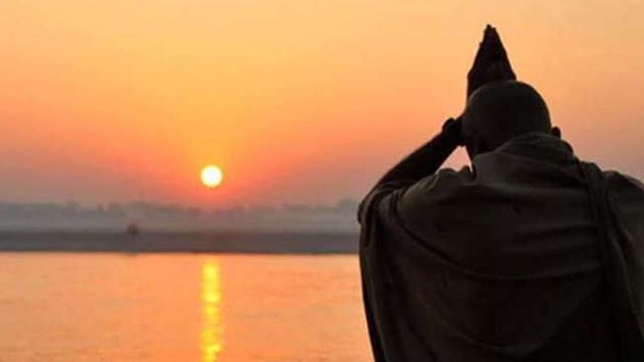 Uttarayan 2022: क्या है सूर्य के उत्तरायण होने का महत्व, इसे क्यों कहते हैं देवताओं का दिन?