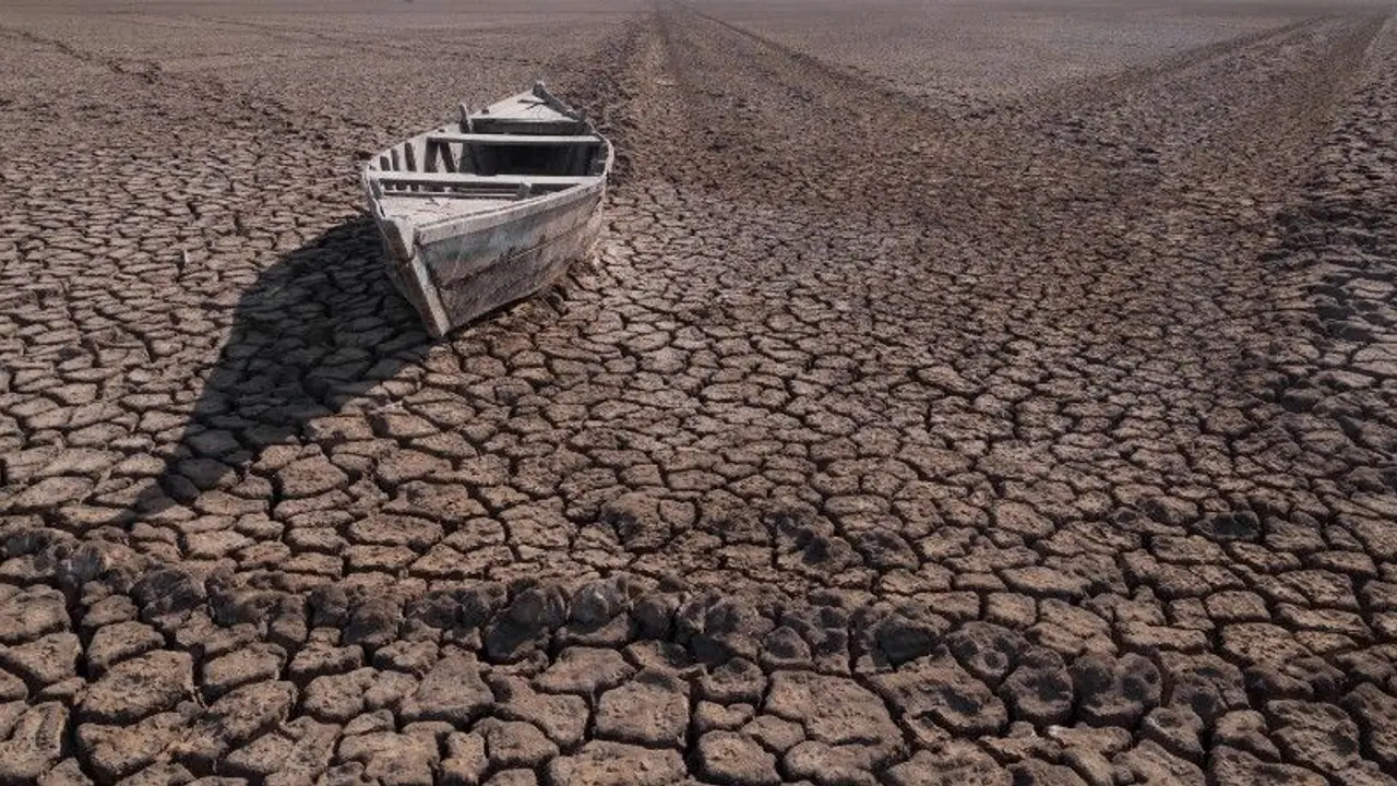 Climate Change : ഇന്ത്യയ്ക്കും മുന്നറിയിപ്പ്, അര്ജന്റീന തീച്ചൂളയായി; പുറത്തിറങ്ങാനാവാതെ ജനം Climate Change : ഇന്ത്യയ്ക്കും മുന്നറിയിപ്പ്, അര്ജന്റീന തീച്ചൂളയായി; പുറത്തിറങ്ങാനാവാതെ ജനം