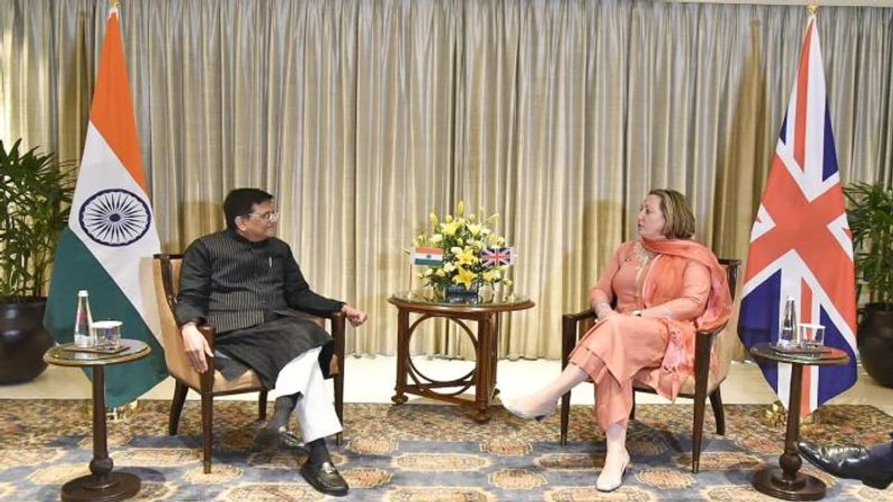 अंग्रेजों की धरती से चीन को पटखनी देने की तैयारी में भारत, यह है मोदी सरकार का फुलप्रूफ प्लान अंग्रेजों की धरती से चीन को पटखनी देने की तैयारी में भारत, यह है मोदी सरकार का फुलप्रूफ प्लान