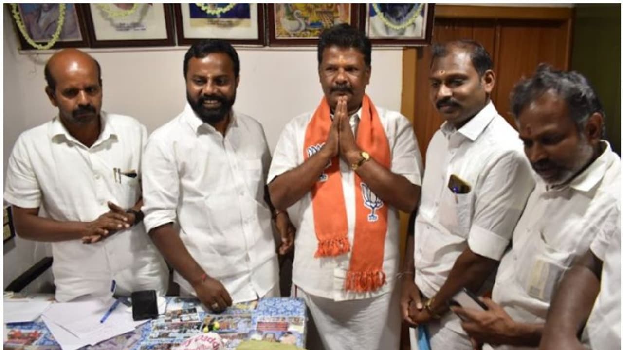 സിപിഎം മുന്‍ എംഎല്‍എ എസ് രാജേന്ദ്രന്‍റെ സഹോദരന്‍ ബിജെപില്‍ ചേര്‍ന്നു