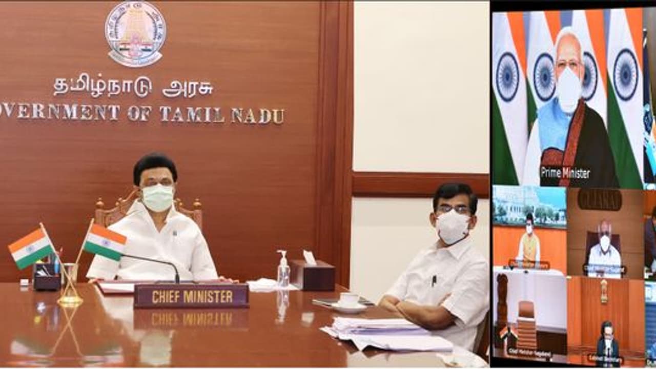 புள்ளி விவரத்துடன் பேசிய ஸ்டாலின்.. உங்களுக்கு துணை நிற்போம்..பிரதமர் கூட்டத்தில் அதிரடி பேச்சு.. புள்ளி விவரத்துடன் பேசிய ஸ்டாலின்.. உங்களுக்கு துணை நிற்போம்..பிரதமர் கூட்டத்தில் அதிரடி பேச்சு..