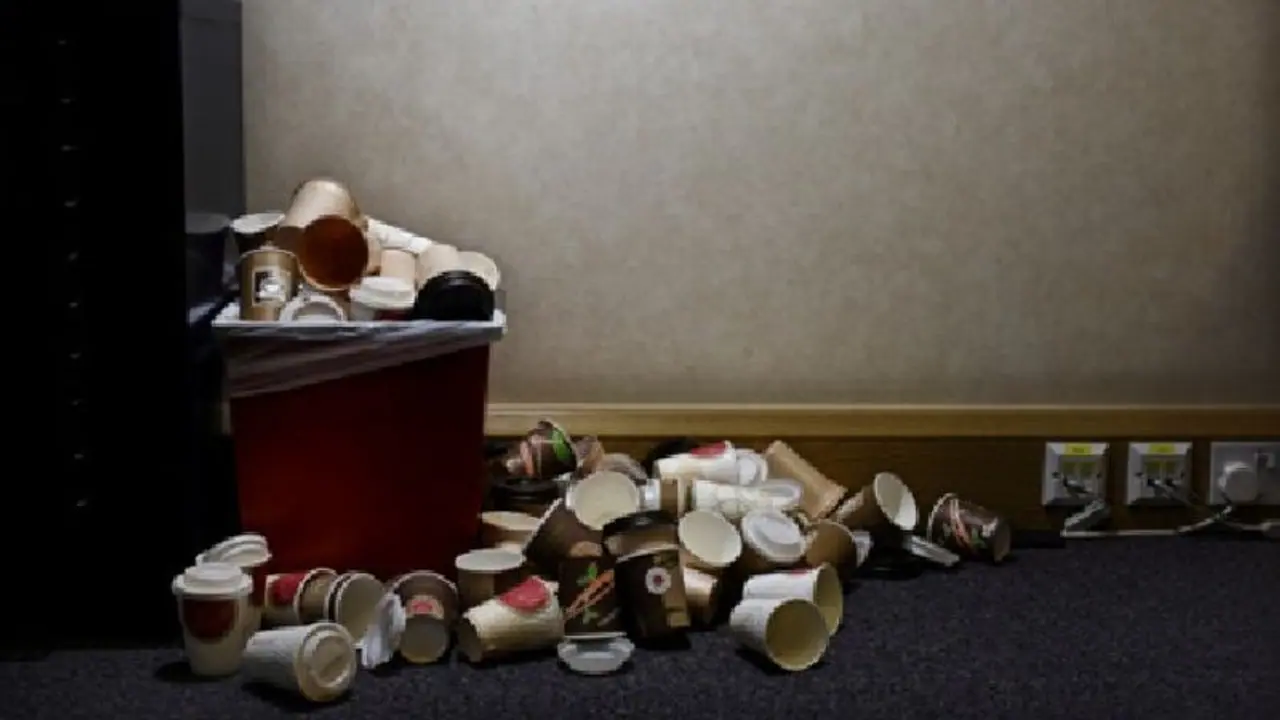 Vastu Tips: ডাস্টবিন থেকে তৈরি হতে পারে বাস্তুদোষ, জেনে নিন ডাস্টবিন রাখার সঠিক দিক Vastu Tips: ডাস্টবিন থেকে তৈরি হতে পারে বাস্তুদোষ, জেনে নিন ডাস্টবিন রাখার সঠিক দিক