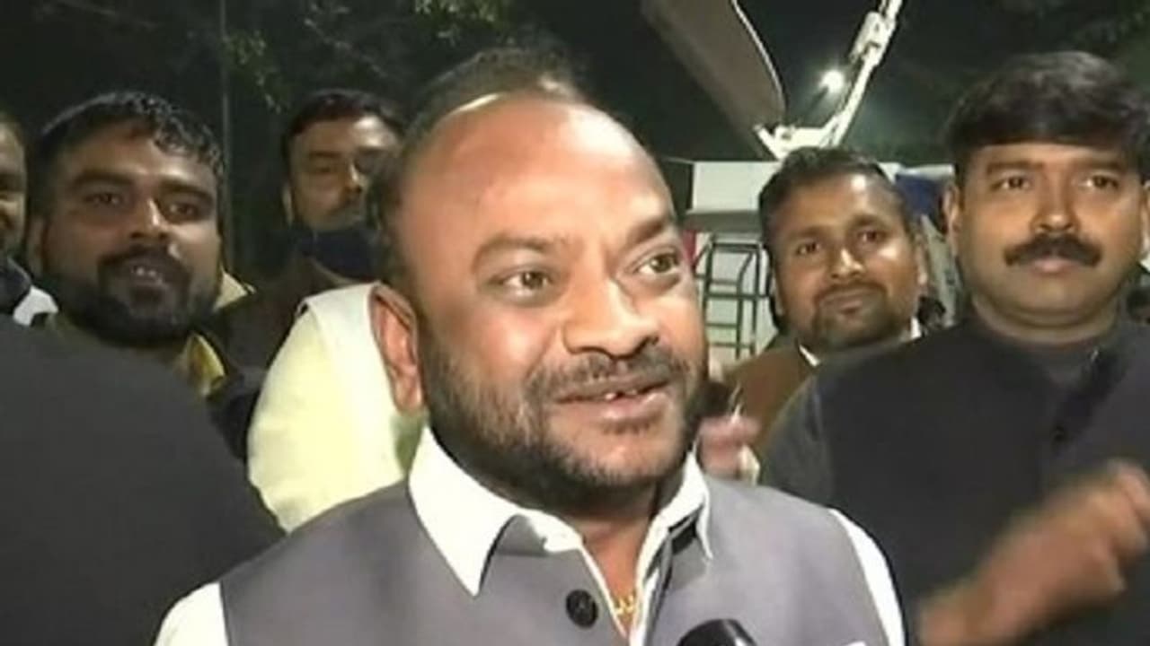 अपना दल के विधायक Amar Singh ने दिया इस्तीफा, Akhilesh Yadav से मिलने के बाद कहा अभी और होगी टूट