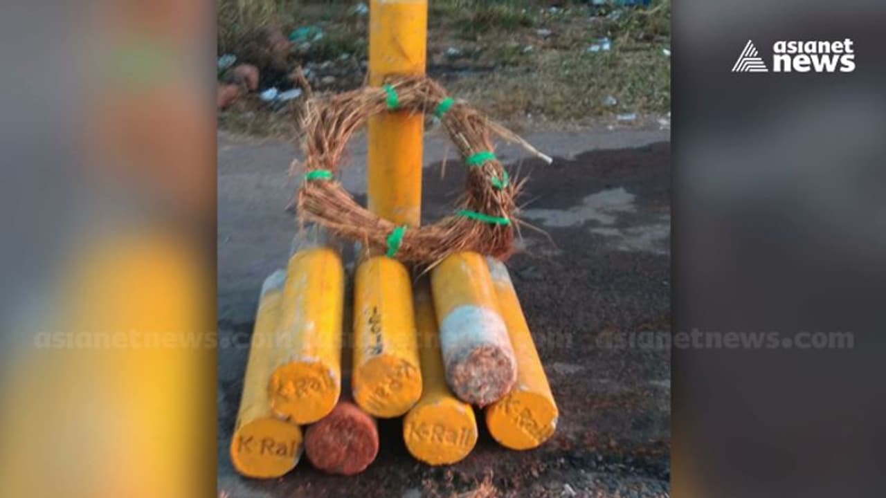 K Rail : മാടായിപ്പാറയിൽ കെ റെയിൽ അതിരടയാളക്കല്ലുകൾ വീണ്ടും പിഴുതു മാറ്റി; എട്ട് കല്ല് മാറ്റി റീത്ത് വച്ചു