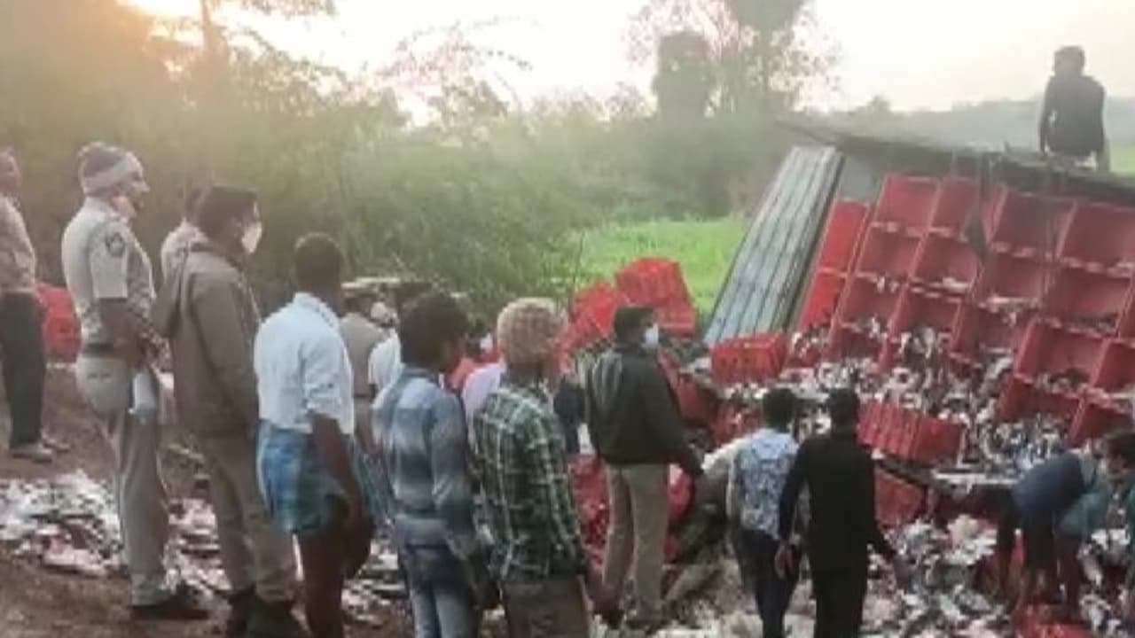 आंध्र प्रदेश के पश्चिम गोदावरी जिले में भीषण हादसा: 4 की मौके पर मौत, 3 की हालत गंभीर