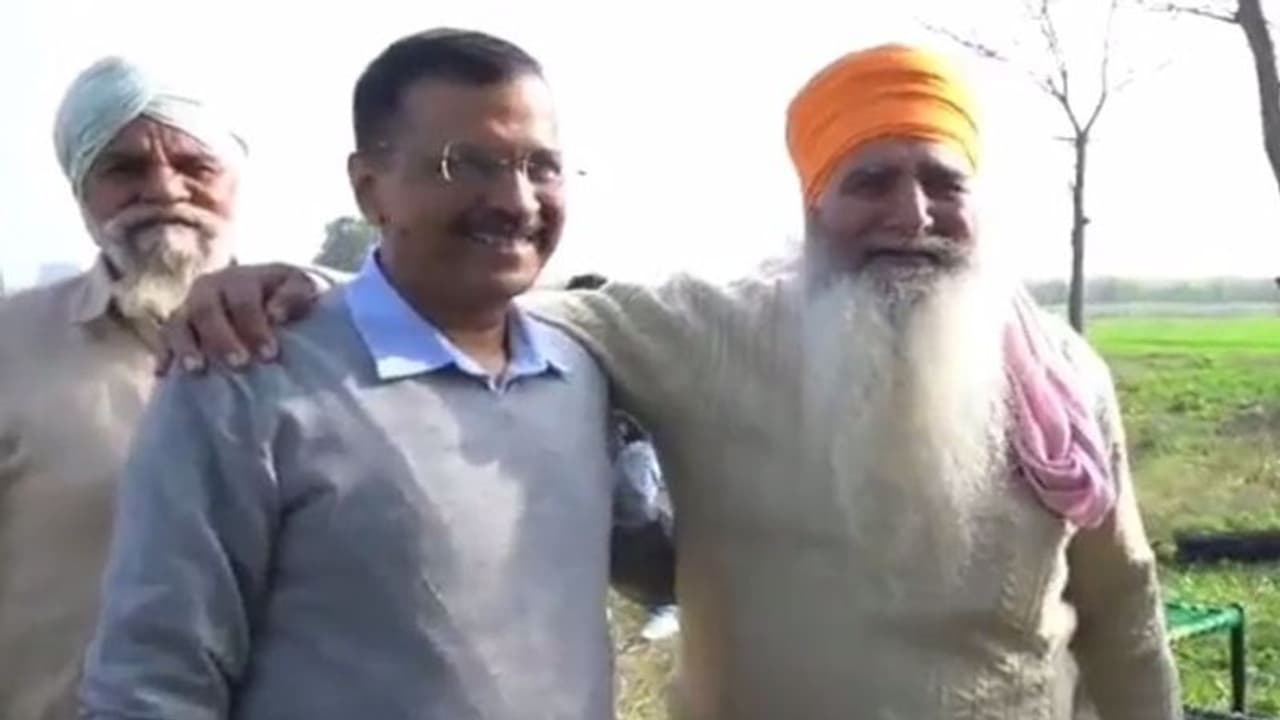 Punjab Election 2022: अचानक CM चन्नी के विधानसभा क्षेत्र में पहुंचे केजरीवाल, जानें क्या बोले किसान