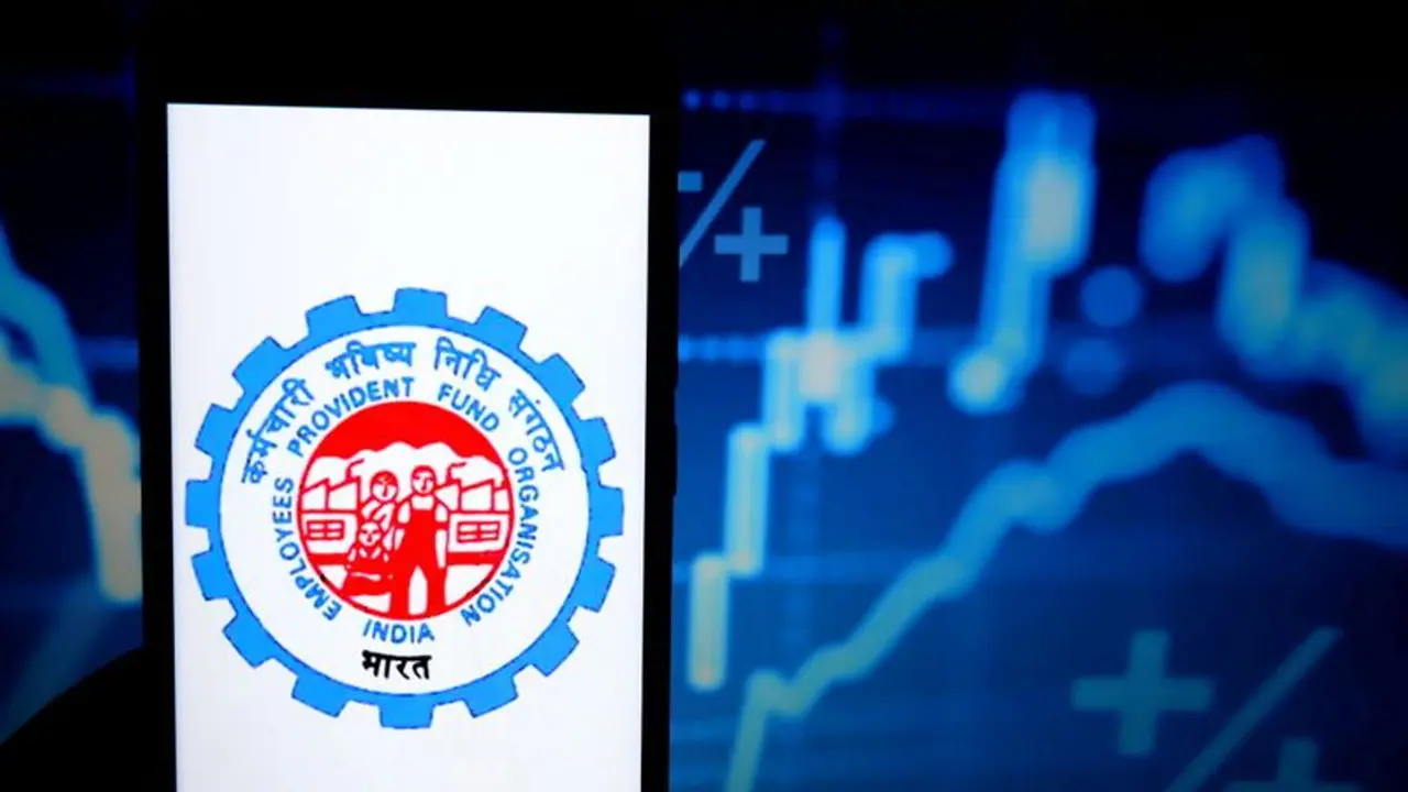 EPF Interest Rate 2021 22: ಭವಿಷ್ಯ ನಿಧಿ ಠೇವಣಿಗಳ ಮೇಲಿನ ಬಡ್ಡಿ ದರ ಶೇ. 8.1ಕ್ಕೆ ಇಳಿಕೆ! EPF Interest Rate 2021 22: ಭವಿಷ್ಯ ನಿಧಿ ಠೇವಣಿಗಳ ಮೇಲಿನ ಬಡ್ಡಿ ದರ ಶೇ. 8.1ಕ್ಕೆ ಇಳಿಕೆ!