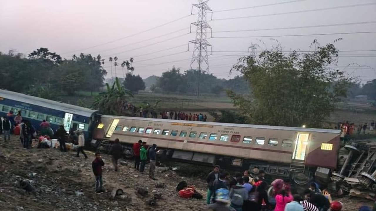 Maynaguri Train Accident: দুমাসের মেয়েকে দেখা হল না ট্রেন দুর্ঘটনায় মৃত সুভাষের