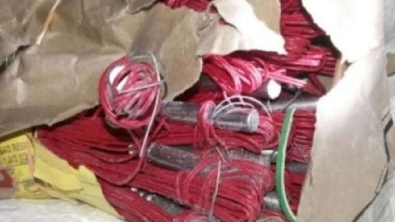 Punjab में लगातार दूसरे दिन मिला RDX, चुनाव से पहले राज्य को दहलाने की थी साजिश.. Punjab में लगातार दूसरे दिन मिला RDX, चुनाव से पहले राज्य को दहलाने की थी साजिश..